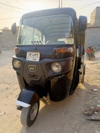 تكتك للبيع موديل 2022شهر 11رقم وسنويه بغداد تحويل ثاني يوم مكفوله كفال...