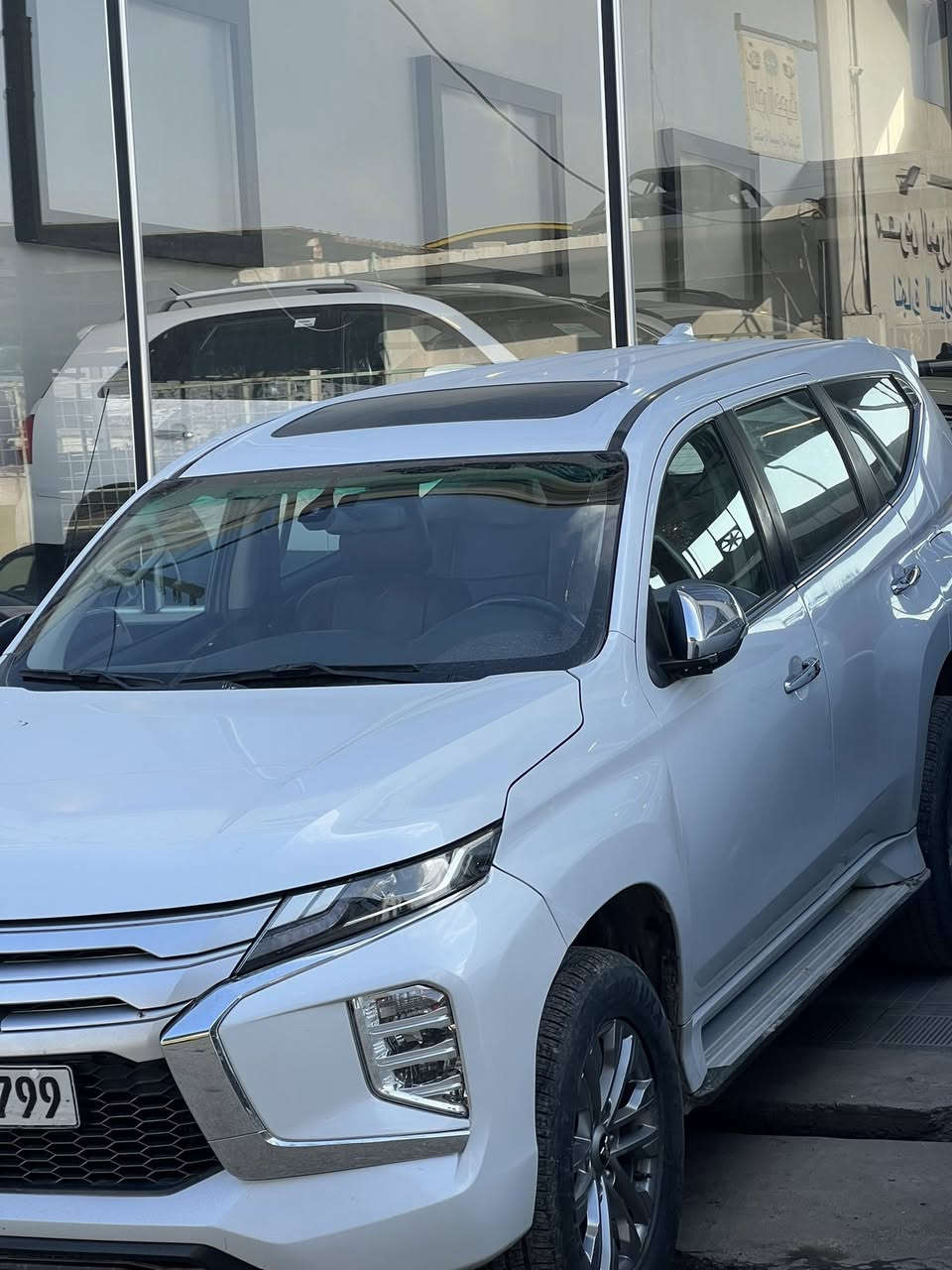 Mitsubishi Pajero Sport 2020🚨
اللون: ابيض⚪️+بصمة🫆
المحرك: 6V اوتوماتيك 8 سرعات✈️
نظام الدفع:  دبل 4*4📢
سعة الخزان:68 لتر اقتصادية مال جناي
كشنات جلد ، تحكمات ستيرن ، تحكمات مري+ مري شفط ,هندر بريك كهربائي , 7 راكب عائلي ،3قطع تبري، نظام شاشه لمس ,ثبات سرعه 🚨🚨

مصابيح امامية ليد/زينون💡
حساسات/كاميرا خلفية📷
الفئة : SUV📢
الضرر:بونيد فقط🚨
الامان: ABS+EBD ,نظام الثبات الالكتروني ,مانع انزلاق 
السعر: اتصل وادلل ❤️
رقم الهاتف: اسيا ***********📞+ كورك ***********
مكان السيارة مرصل
وكل الهلا بالجميع
