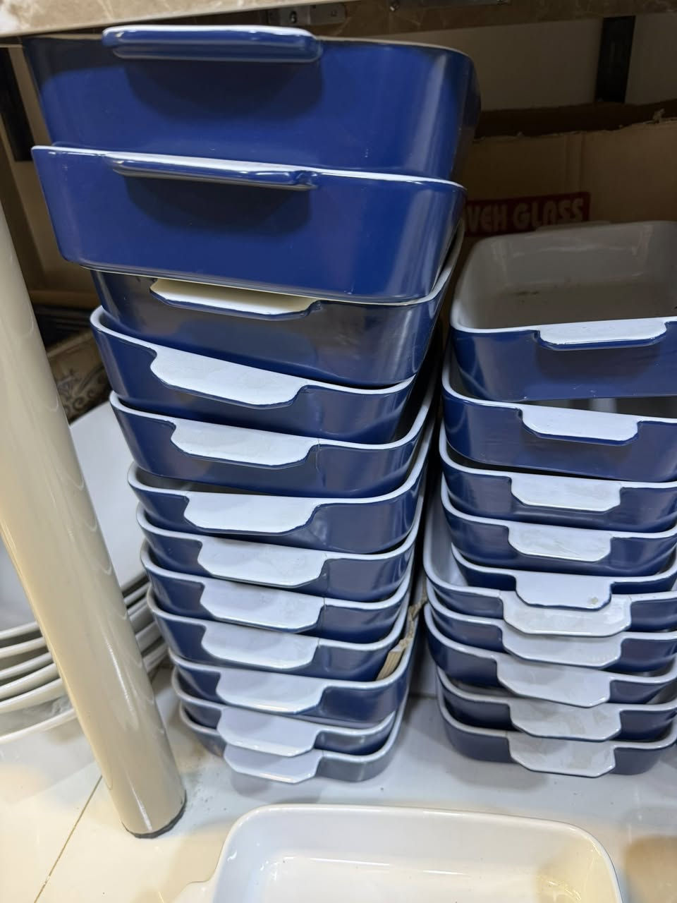 البسملة 
بايركس حجم كبير لون تو كلير ابيض وازرق خارجي سعر القطعه بس 3 الف.  
بمناسبة قدوم شهر الخير والبركة 
عروض متجدده ومتميزه 
هناك توصيل 🚚


**إذا كنت صاحب هذا الإعلان وتريد حذفه لأي سبب، رجاءا أرسل رسالة إلى الدعم الفني**