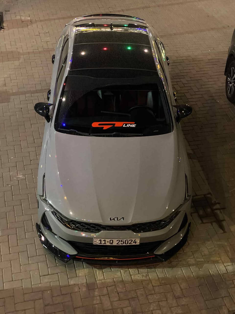 السلام عليكم
السياره للبيع فقط . بدون مراوس 
Kia k5 2023 1600T Gt Line 
حآدث السياره جاملغ خلفي مصلح ومصبوغ والصندوك كذلك 
بدون حوض نهائيا + باب السايق + خلف السايق اجه بيهن كلير من امريكا فقط بدون تصليح بدون حادث بدون تبديل ولا فتح 
بدون ايرباك كلهن سليمات  
ماشيـه حاليا 39 ميل يعني 61 الف كيلو وقابل للزياده

كلشي بيهه على وضع الشركه وبلادي اي شي ممفتوح جديده بعدهه 

المواصفات : تشغيل عن بعد - شاشه كامره - تدفئه كشنات _ داخل احمر  _ بجم لد برتقالي بلادي وباقي الاشياء معروفه 

مكان السياره بغداد حي العدل 

رقم تلفون *********** 
متواجد واتس وسيمكارت 
سعر السياره ١٩٠ ورقه وبيهه مجال بسيط 
السعر اذا ميعجبك اعبر المنشور واني ممنون ☘️
