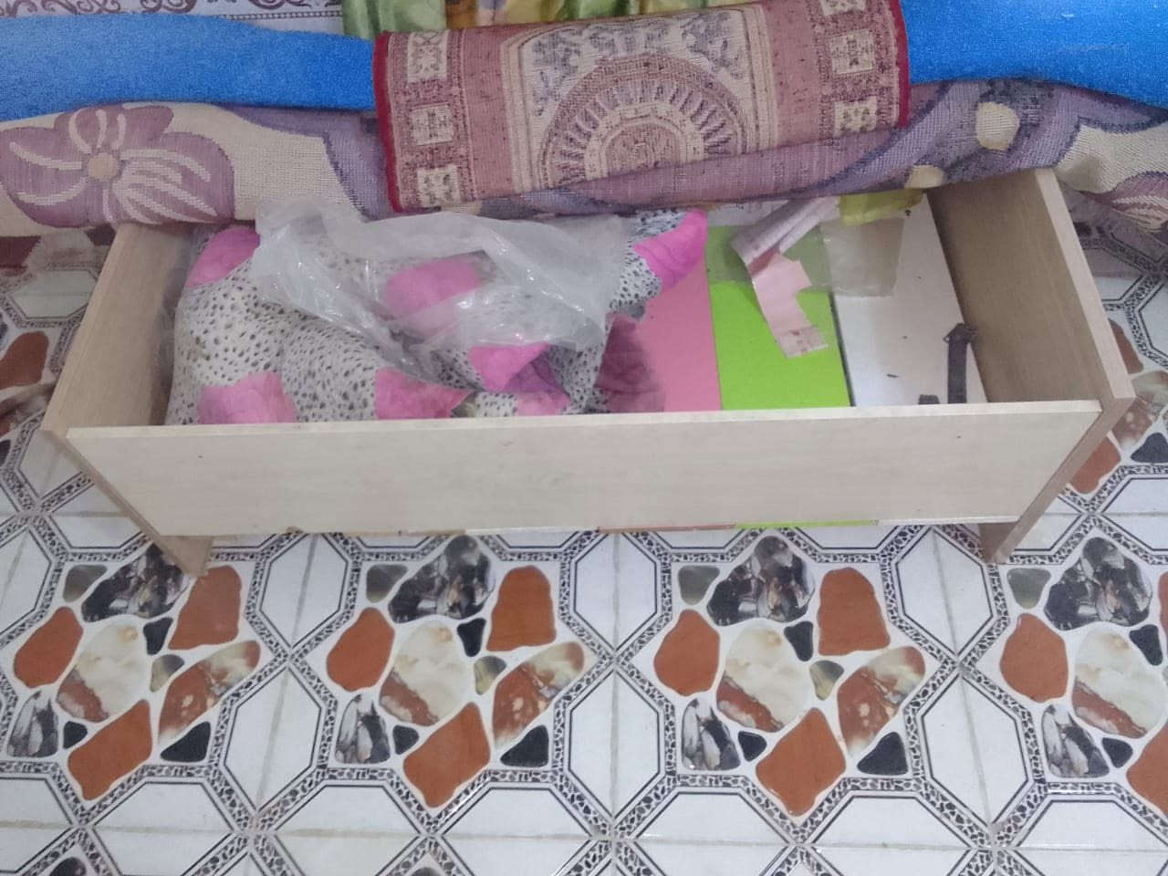 بيع غراض منزلية كاونتر 500 ديوان طول ٦ ونص والعرض ٣ ونص 250 معرض 200 جربايه أطفال 10 الاف ، مكان ناصريه مركز للاستفسار ***********
