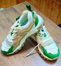 حذاء رياضي • مقاسات 39-44 • توصيل الكوت