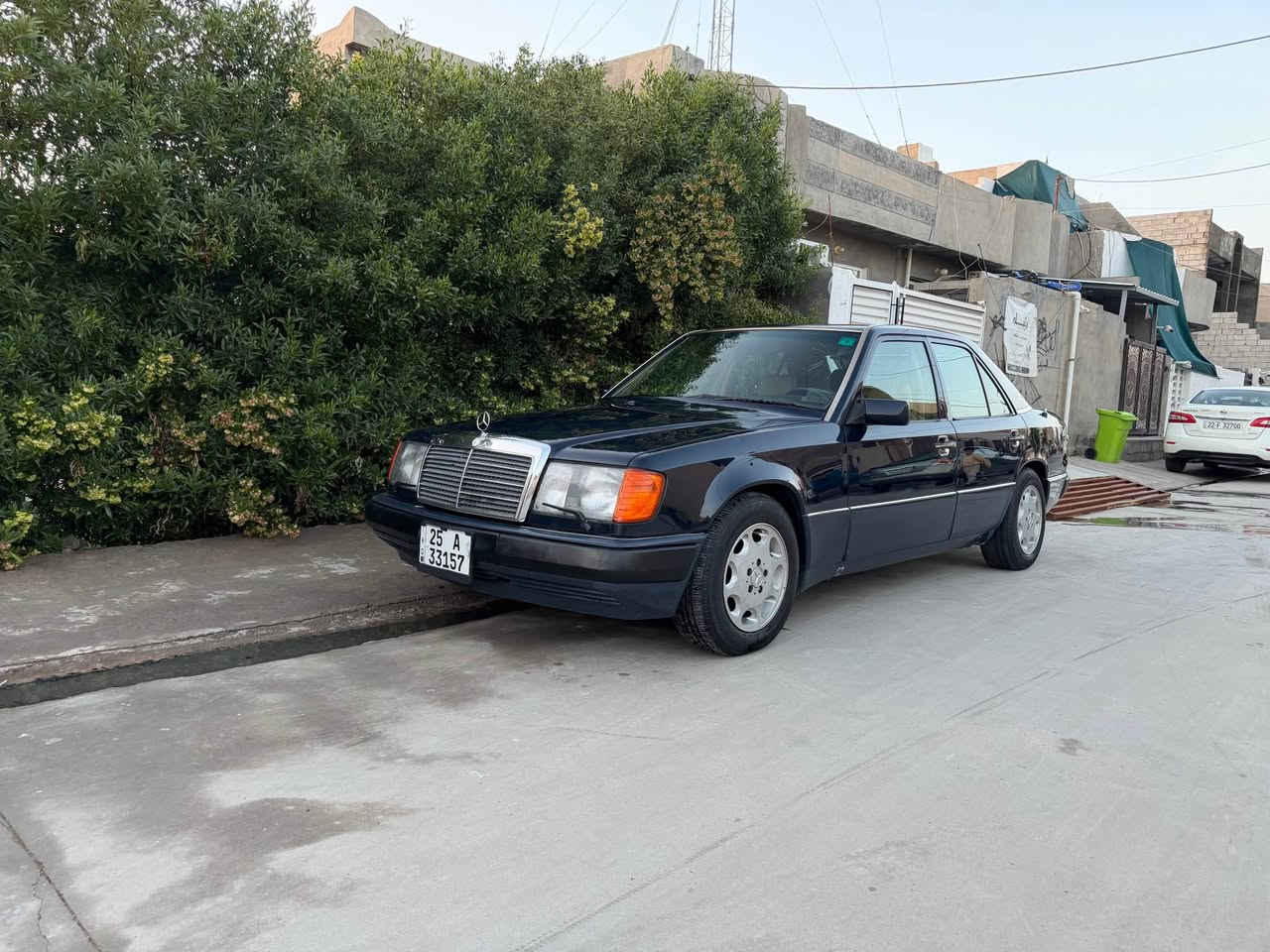 مارسدس دب موديل 92 كير محرك بلادي 320 بلاد بدون صبخ بدون ضربه شرط سياره على حطه الوكاله من دعاميه لدعاميه شرط ودواخل كذالك دواخل عسلي كله بلاد مكان السياره كركوك حي البدر  واي استفسار الخاص مفتوح ورقم هم موجود *********** كركوك, العراق
