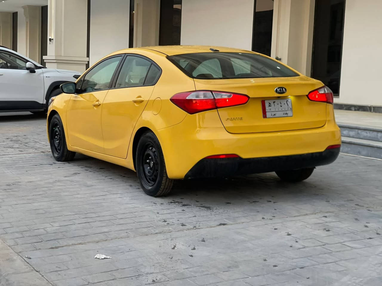 سلام عليكم
فورتي. مديل 2016

حادثها بنيد مصلح نفسه 

مكينه مبدله جديده 

صبغه جديده 

تخم تاير جديد 

سياره حلوه وخير من الله 

سعر 113وبيها مجال 

مكاني بغداد الوشاش ***********
