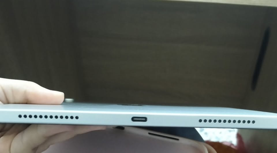 مرحبا عندي ايباد جيل 10
ذاكره 256GB
يفيد للدراسه ولاعبين بوبجي 120 فريم
شاحنته الاصليه ويا
بي فطر بسيط وما مأثر على استخدامه 🤍
سعره 800 وبي مجال اخذته قبل شهرين ب 900 لأن اصلي وما مجدد 
تواصل واتساب ***********🤍
