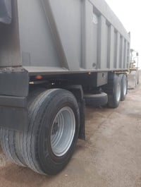 شاحنات • بدون تفاصيل