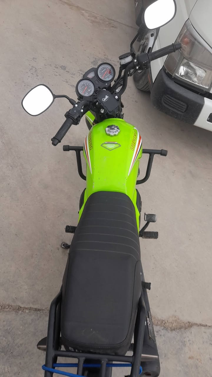 سلام عليكم 
عندي شايينك لون اخضر  موديل 23 طالع بل25 مكمرك وكامل مكاني بلدورة  [[[[سويت حادث كلش بصيط بيها وأريد أبيع على وضعيتها ]]]]ملاحظة ما مشتغلة دلفري ابد اني صاحبها  الثاني ]]]]]بيها نقص ستاند وصطي وعدد الكيلو متر واكف 
سعر(( مليون  )) وبيها مجال 
*********** واتساب 

[[]]]]][[[[
*********** بدون واتساب
