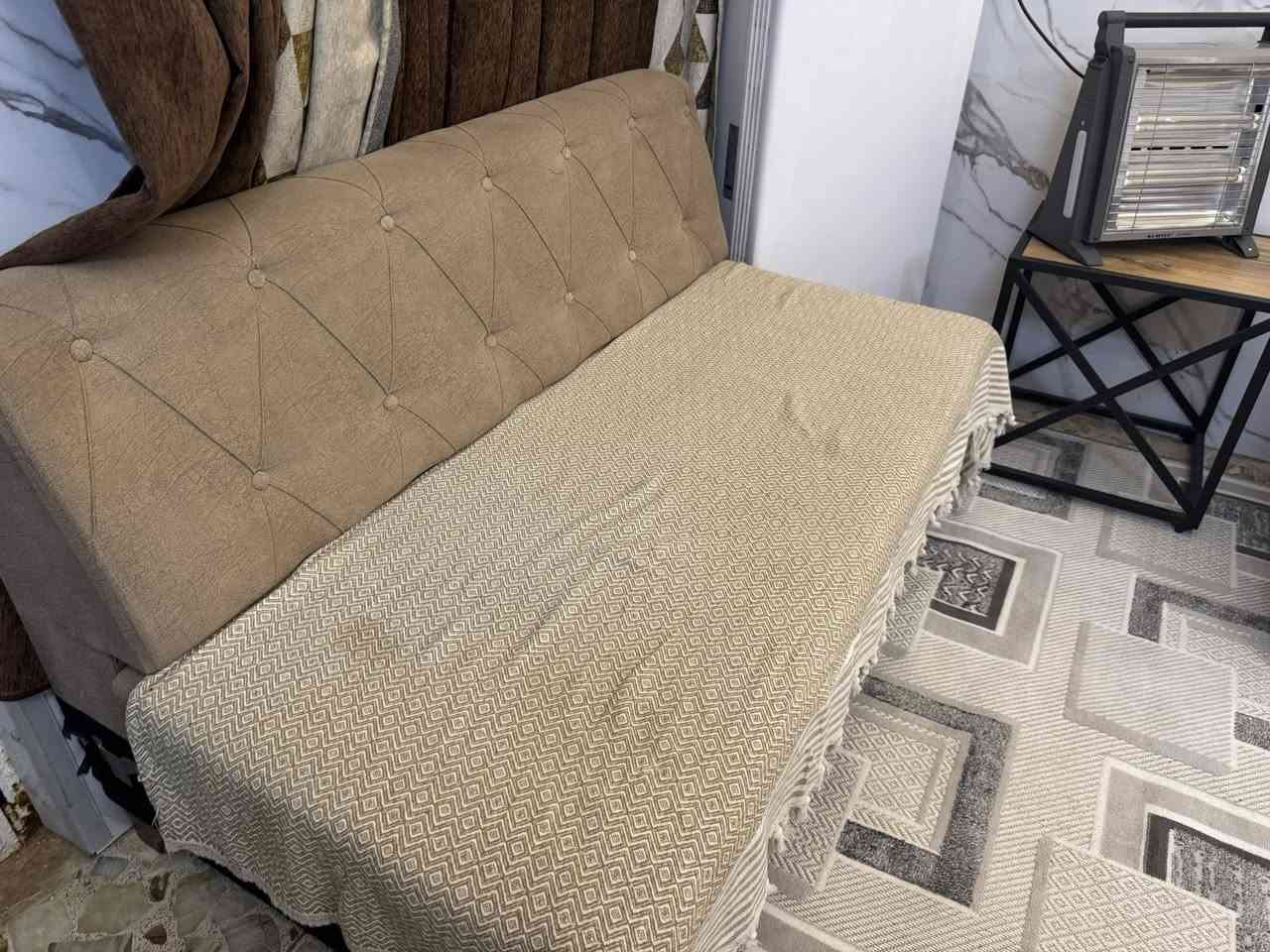 ديوان 18 مقعد للبيع نظيف كلش مكاني بغداد حي اور 
***********
