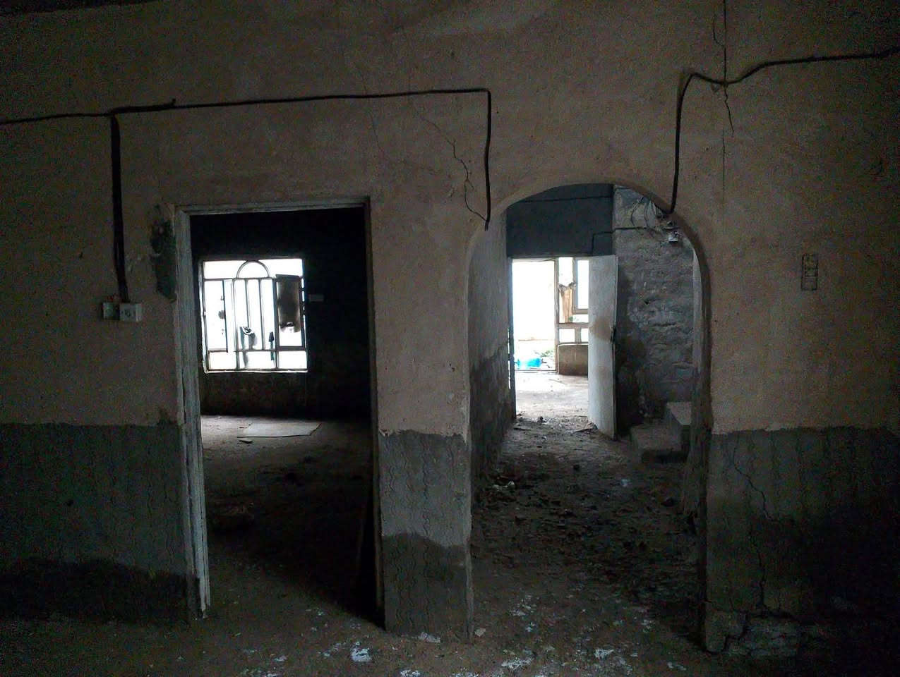 بيت 150 متر 3 غرف صاله ستقبال مطبخ تخاريج يحتاج ترميم سند 25 شارع المطار القديم مقابيل اسواق طيبه داخل الفرع سعر 23 رقم ‏‪ ***********
