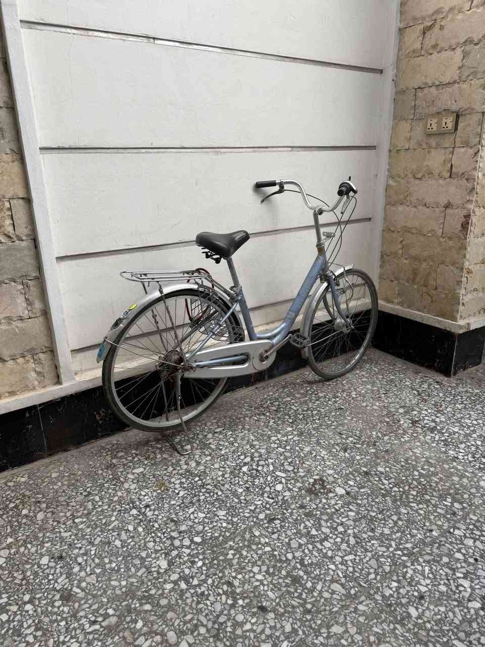 ‏السلام عليكم باي سيكل جديد نظيف حجم 26 أبريك امامي خلفي نظيف سعر 85 عنوان بغداد الدوره الرقم***********
