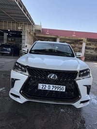 سياره لكزس كورو موديل 2019 كفاله عامه حته من الرمل ماشيه 83الف على يد ...