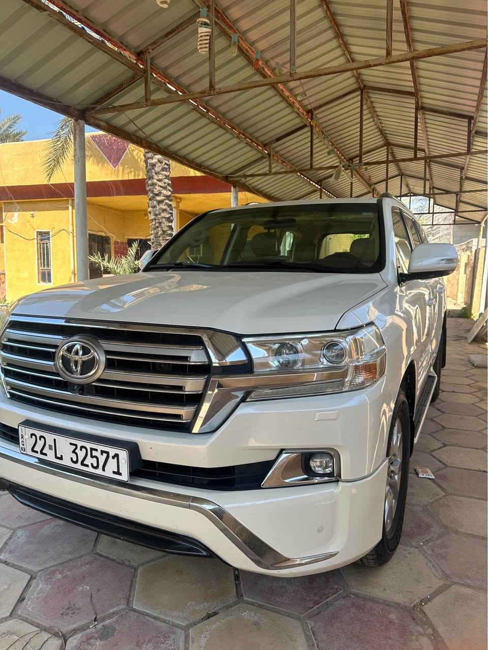 لاندكروز 2016 وكاله جيهان رقم اربيل الدولي هزه جديده ب اسمي السياره 
بيها الجاملغ الامامي نصه بارد والباقي كفاله عامه بدون صبغ او حادث من دعاميه للدعاميه 
مواصفات معروفه مال لاندكروز وكاله جيهان 
مكاني بغداد للاستسفار تواصل خاص او الاتصال 
*********** واتساب 
*********** بغداد, العراق
