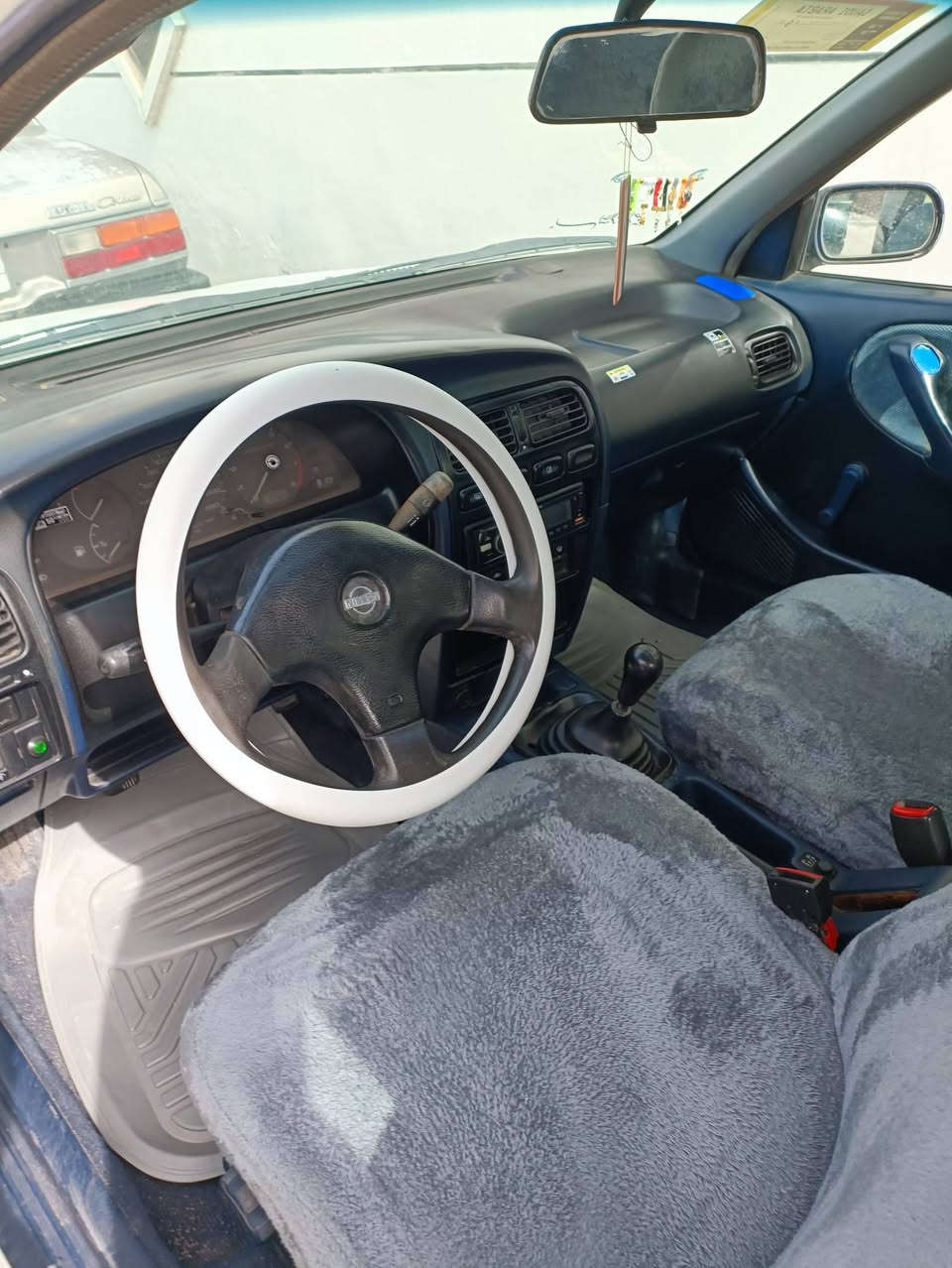 سلام عليكم من رخصة الادمن للبيع نيسان بريميرا موديل 91 اوربي كير عادي محرك 1600رقم كركوك بسمي  هزة جديده دفتر بانزين موجود صبغ قليل ماشية 200 حقيقي موجودة بغداد السعر 50 ورقة  ***********
