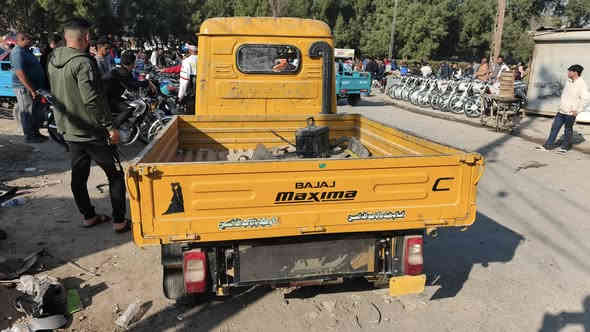 السلام عليكم ورحمة الله
 تكتك حمل للبيع مرقمة سنوية 
نقصها جامه ونواقص قليلة 
مكينه مكفولة وكشرها نضيف 
للاستفسار *********** واتساب
