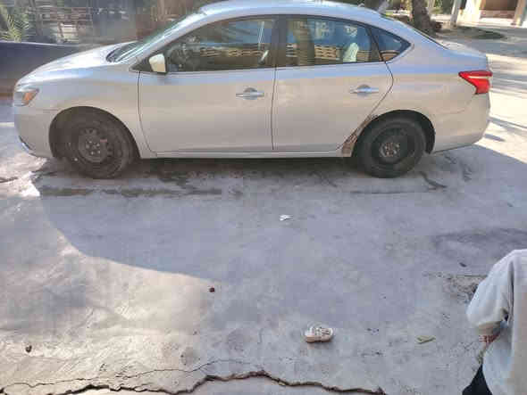 سنترا ٢٠١٩ بيها حادث امريكا بس جاملغ أمامي جهة السايق مبدل يعني قطعه وحده صبغ والبابتين بيهن بارد بسيط بدون دواخل صور الحادث مرفقه سياره نضيفه ماشيه ٤٨ الف ميل حقيقي سياره نضيفه مال بيت حداديه نضيفه تخم تاير جديد.
بيع او مراوس بفورتي صفره ١٩ او ٢٠.
*********** واتساب
