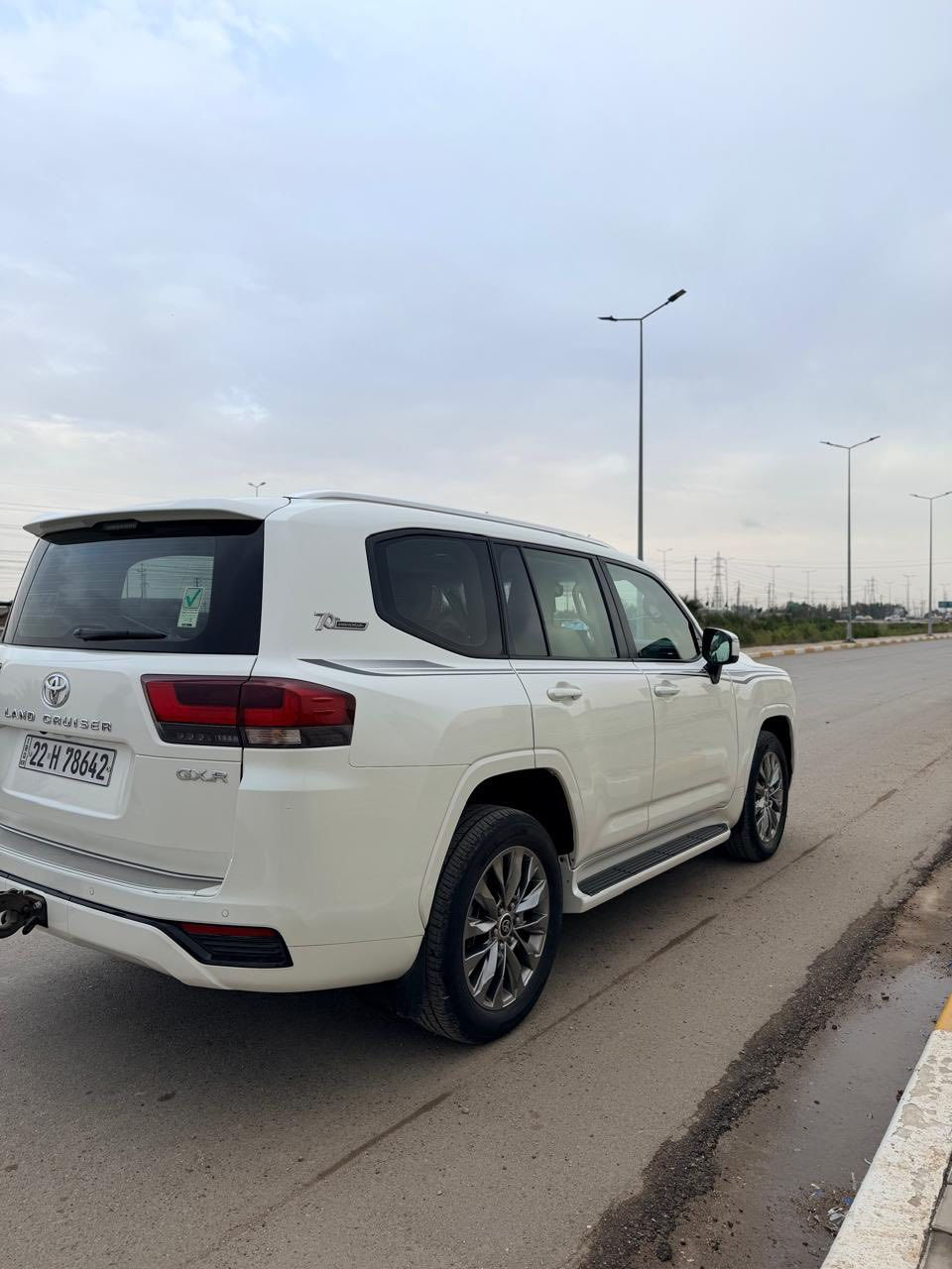 السلام عليكم للبيع لاندكروز موديل 2022  رقم أربيل الجديد بسمي تريد تحويل أو وكاله سياره مكفولة كفاله عامه من صبغ والتبديل وفتح. 
بصمه تشغيل
5بصمات ابواب 
فتحه سلايت
كشنات ثنين كهرباء ثلاث حركات 
زراكات
مري شفط
جنطه شفط
شاحن 
دبل ماوس
مثبت سرعه
سبعه راكب
ثلاث قطع تبريد
مطفايه حريق
محرك V6 تيون توربو 
8ايرباك
حساس امامي
حساس خلفي
تحكمات ستيرن كامله
كامرة دوارة
وباقي مواصفات 
 ماشيه.58)الف حقيقي
السعر645)ورقه $ وبيها مجال 
اللاستفسار اتصل على الرقم
 *********** مكاني الصويرة 
سياره مال بيت
