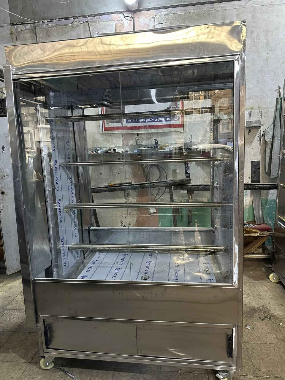 تجهيز شوايات دجاج 16 شيش دبل 100 دجاجه 
متوفر كافة الاحجام والقياسات حسب طلب الزبون 
بغداد العلاوي 6 قرب متحف العراقي *********** متوفر واتس مازنجر
