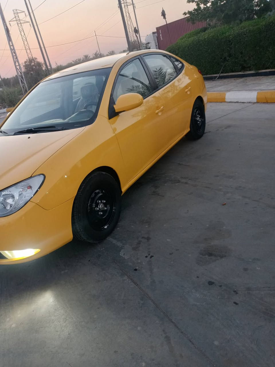 سلام عليكم للبيع الانتره 2008وارد امريكي حادث فقط جاملغ الامامي بدون دواخل مكينة وكير  وتبريد كفالة سعر 85وبيها مجال بسيط ***********
