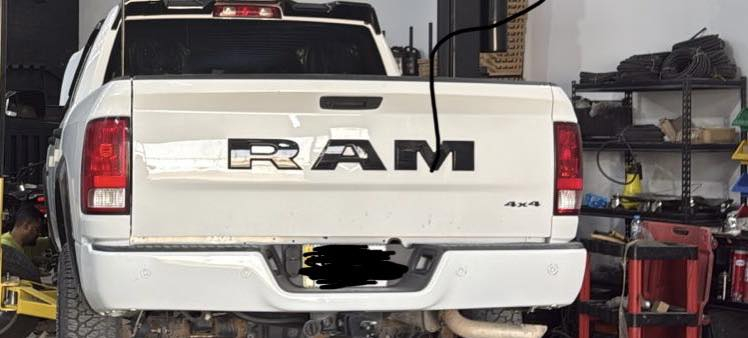 السلام عليكم للبيع 
١- زوج بگ لايت رام كلاسك اصلي بلادي مال تفصيخ نظيف مابي ولاشخط سعره ١٥٠ الف
٢- علامات رام بالصوره كلهم ٥٠ الف
للاستفسار عالخاص او ع الرقم   

 0786 900 0780
