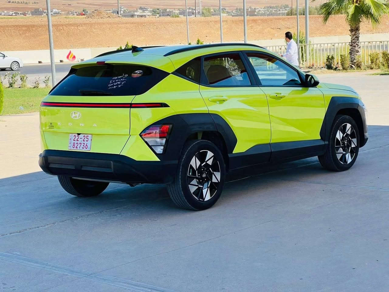 هونداي كونا 2024 
محرك  2000 دوش  
لون مميز 💚
ماشية 4  الف فقط
حادث فقط - جملغ و باب صبغ 🔻
ايرباكات كلها سليمة شركة ✅

مواصفات SEl
بصمة 
كاميرة
تبريد مركزي امامي وخلفي
شاحن لاسلكي 
ابواب بصمة
ويل كب كروم
كشنات كهربائي
تبريد مركزي امامي وخلفي
مصابيح LED أمامية.
مصابيح LED خلفية.
أضواء ضباب.
أضواء LED ساطعة خلال النهار
نظام الدخول الذكي.
نوافذ كهربائية.
حساسات خلفية لصف السيارة
نظامي  Android Auto و Apple CarPlay.
نظام الملاحة GPS.
اتصال Bluetooth.
اتصال USB.
مدخل AUX.
نظام تثبيت سرعة ذكي.
تشغيل المحرك عن بعد.
نظام تثبيت السرعة.
السعر 156 
تكلفة الرقم 15 ورقه 
العنوان / اربيل شارع 100 ( معرض اربيل كارس )
للاتصال واتساب ☎️***********☎️***********
