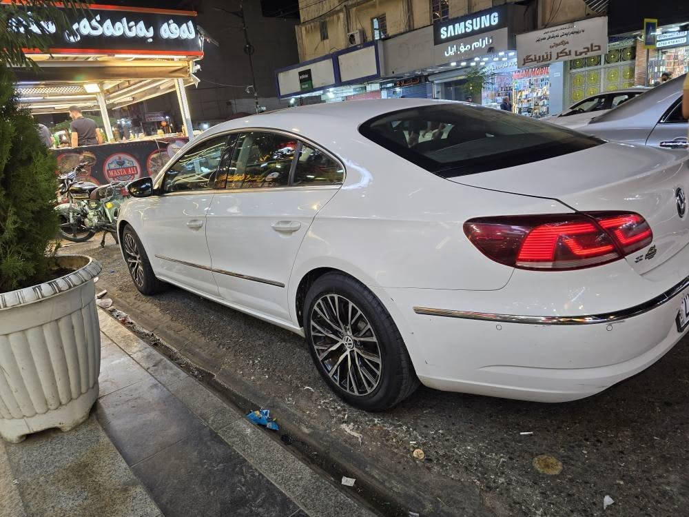 باسات cc 2013 وراد خليجي
* بدون ضربة بدون صبغ 

اعلى فئة خليجي 
فول مواصفات 1/1 فتحة بانوراما 

رقم اربيل   بأسمي ( تحويل ثاني يوم )
  
محرك ٢٠٠٠ تيربو ٤ سلندر وگير 6 نمر المرغوب 
نظام الاصطفاف الذاتي

_نظام تحكم القيادة (sport,comfort,normal)
_كشن السايق  كهربائي
_فتحة نص بانوراما
_مري كهرباء واشاير بالمري  وحساس لايت ومرايا شفط
_تحكم ستيرن فول
_مثبت سرعة
_شفتات بالاستيرن
_كاميرا وحساسات  360ْ
_شاشة أعطال واشعارات بكل المشاكل
ثلاجة داخل الچكمچة
_سايد بريك بصمة
_بردة خلفية كهربائية
_مخرجين 12 ڤولت
_حساس جنطة يفتح عن بعد
_نظام انارة السفر

وغيرها من المواصفات…

سيارة خليجية نظيفة جداً 
ماشية 144 الف كيلو حقيقي

السعر : 100 ورقة وبيها مجال بسيط

مكان السيارة 
 بغداد - حي الجهاد

للاستفسار الاتصال بالرقم 

***********
*********** بغداد, العراق
