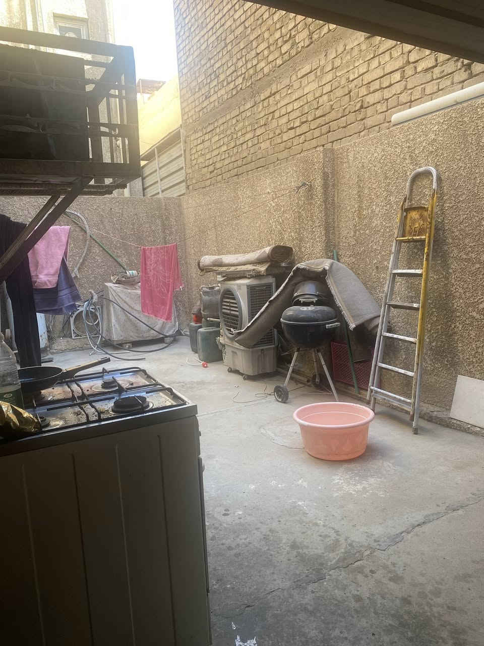 🏠🏠 عقار للبيع 🏠🏠
المساحة 200 متر 

الواجهة 7.25

النزال 27 

كراج اتساع ٣ سيارات + حديقة 

مدخلين  صالة ومطبخ 

غرفة نوم خدمات صحية ومنور 

الطابق الثاني غرفة نوم كبيرة مع البيتونة 

الشارع + رصيف عريض 

الموقع بغداد المشتل

للاستفسارات الاتصال على الرقم

0776 629 6877
