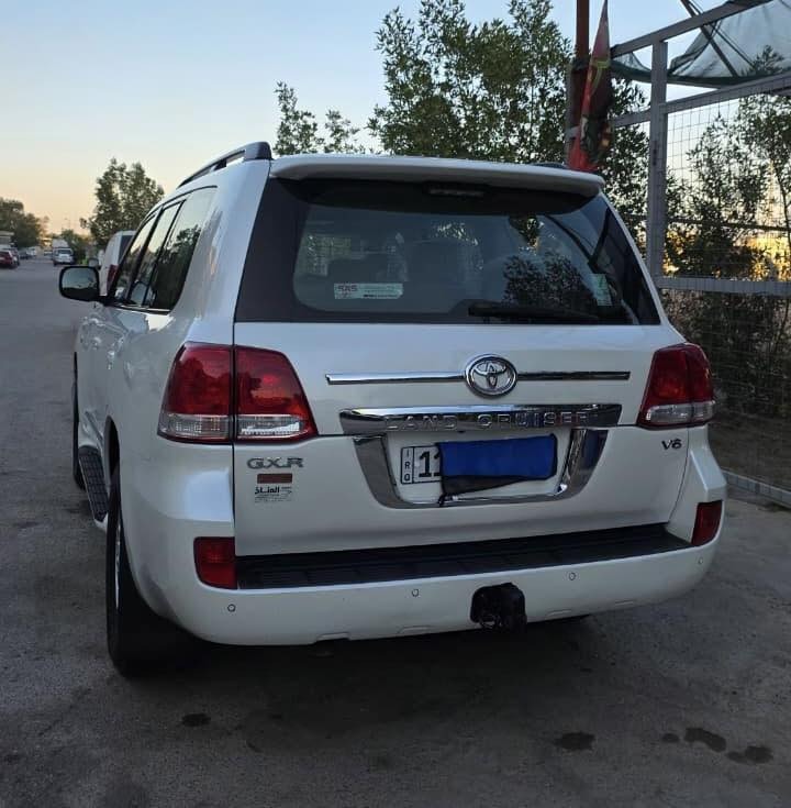 السلام عليكم ورحمة الله وبركاته
لاندكروز 2009 رقم بغداد انكليزي باسمي مكفوله السيارة من الضرر والتبديل والصبغ 

*ملاحظة فقط الشريط طابع في الجملغات الخلفيه باقي اثر من تتقرب يبين مثل ما موضح في التصوير 

سياره تخبل وجديده كامله من كلشي مكينة كير حدادية تبريد كله مكفول 

السعر قفل 300قفل 

خاص ممتوفر ، رقم الهاتف***********
