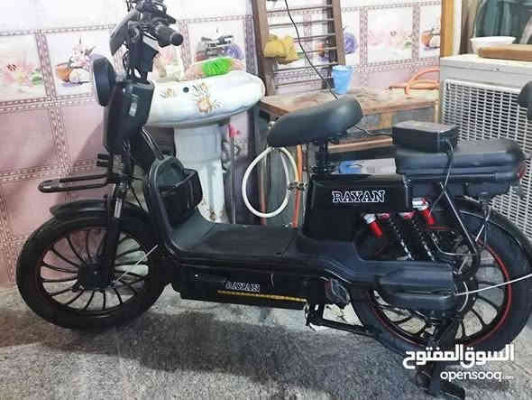 عندي دارجة ريان  حجم عشرين بس بريك امامي خربان والتاير الورة طاك 16 امبير بطاريات ما صارلي هواي من شديتهن اربع نمر والدوسة الورة وحدة ضايعة دراجة تستاهل اكثر لان كلششي ما بيهة اضمنهة من كلشي بطاريات ملف عقل كلهن شغلات  والي يكلي 150 ترى ما باعيلك. بس جسد ترى بطاريات كلشي ما بيهن امشي بيهن 30كيلو وما بيهن شي وعقل و ملف وكلشي شغال الرقم ***********السعر ٢٥٠ الف مع شاحنة
