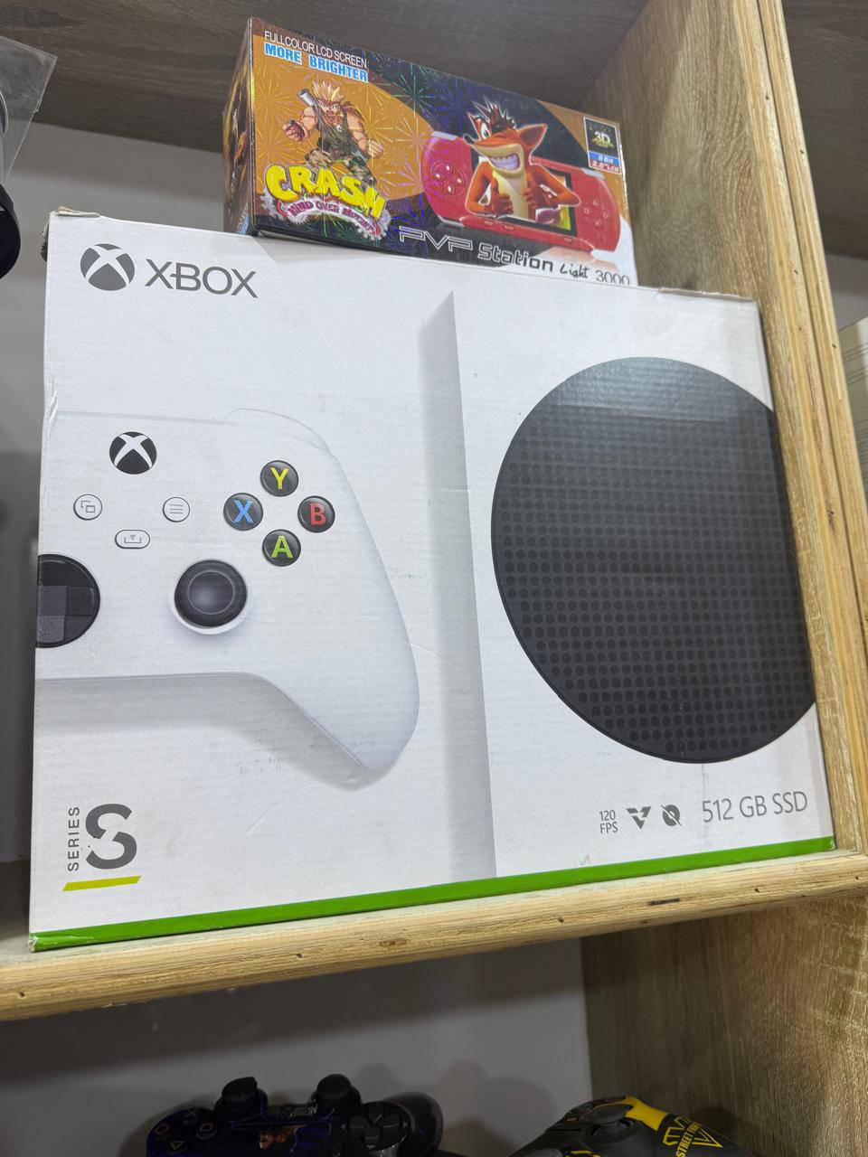 بلي ستيشن يمنه غير
علي سوني للكترونيات كلشي متوفر 
عنوان كربلاء الحر قرب جامع علي الهادي 
***********
***********😍😍
