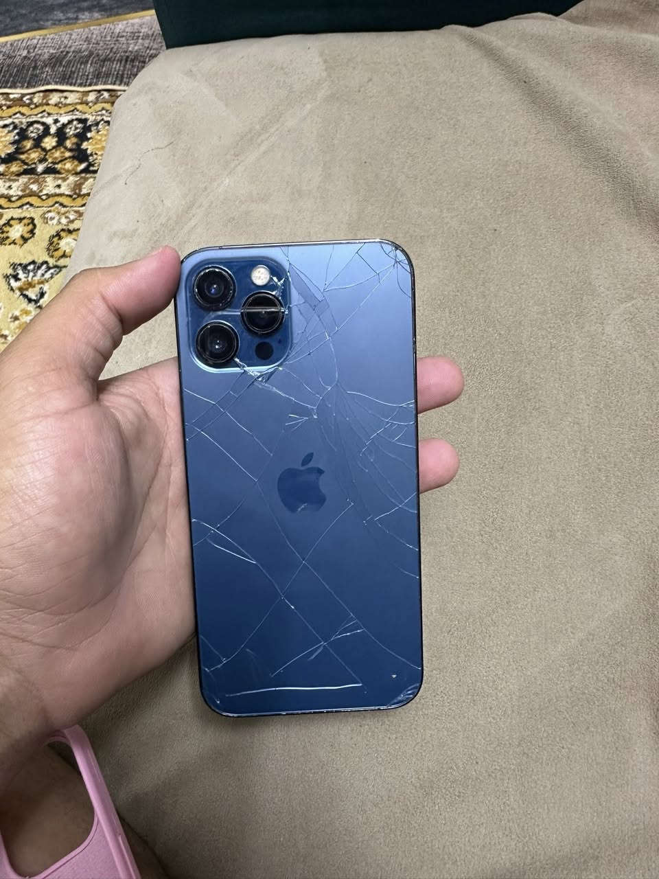 للبيع او مراوس بايفون 
ايفون 12 برو ماكس 
ذاكرته 256
نسبه البطاريه 100
مبدل شاشه نوعيه ممتازه + بطاريه 
ول ضهر مالته مكسور 
جهاز نضيف استخدام قليل سعره 250 مكاني بغداد 
***********
