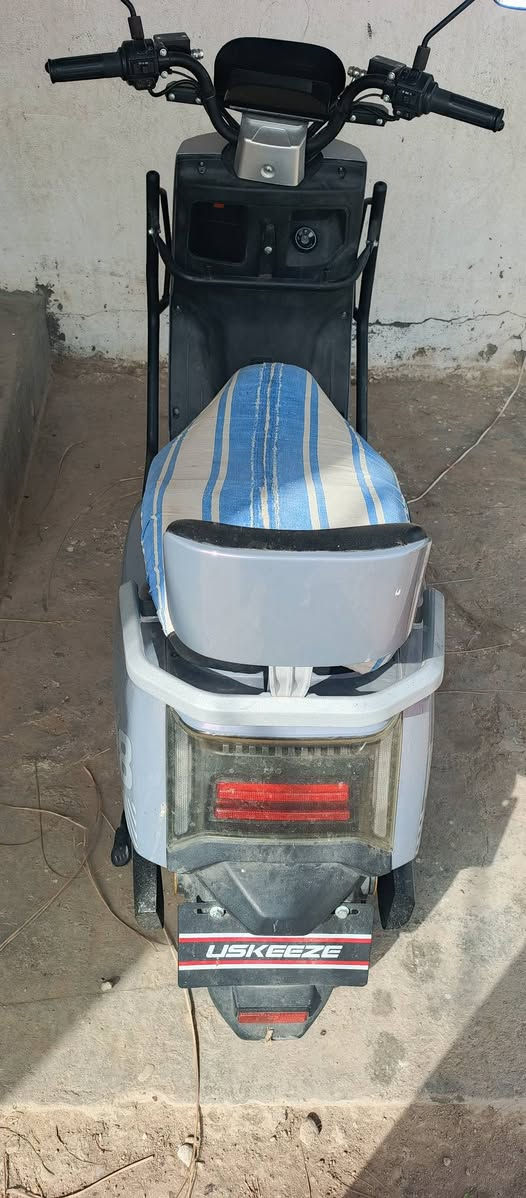 السلام عليكم
دراجه شحن للبيع..

المواصفات

اربع سرع مع نضام السبورت

بلوتوث

عدد البطاريات 6

نشرات جانبيه

مع كارتين تشغيل وتشغيل عبر الهاتف NFC

شاشه دیجتال

مانع انزلاق

مثبت سرعة

نضام الرجوع للخلف R

نضام الانذار للسرقه

السعر 850 بيها مجال


**إذا كنت صاحب هذا الإعلان وتريد حذفه لأي سبب، رجاءا أرسل رسالة إلى الدعم الفني**