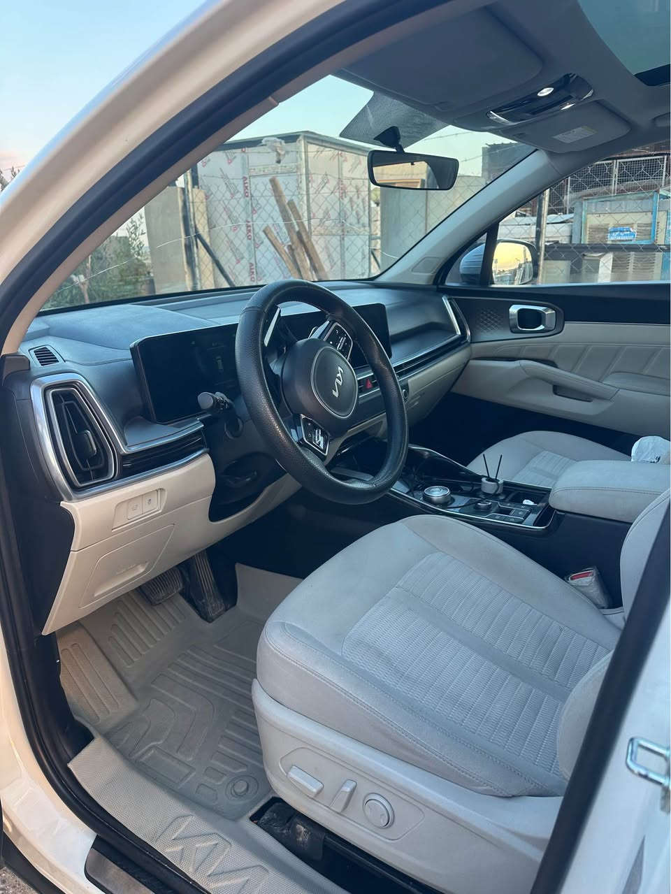 کیاسورینتو2025
فول فول مواصفات
پارچەرەشەلەسەرساغەی
١٠قطع اسود
ماشی ٢٧٠٠٠
سعر240$مجال
*********** أربيل, العراق
