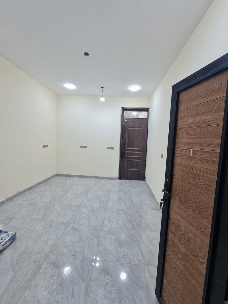 السلام عليكم
فرصه استثماريه 
بيتين تونات 
تأجرهن بمليون 
لو للسكن
كل بيت ٥٠ متر درجه اولى طابقين 
زيرو
رفت 
غرفتين واسعه 
استقبال ٤.٥ متر واسع
مطبخ ٦ مترات و نصف
أبواب تركيه
 و شبابيك المنيوم 
جام اسود
كافة الخدمات تبليط ماء كهرباء انترنت لباب البيت
الدوره 
موقع ممتاز ٥ دقايق عن الطابقين
خلف أفران الزيتون 
بأسمي تنازل شركه
سعر مناسب 
أتريد بيت واحد ٥٠ متر
او اثنينهن ١٠٠ متر 

 
للاستفسار ***********
