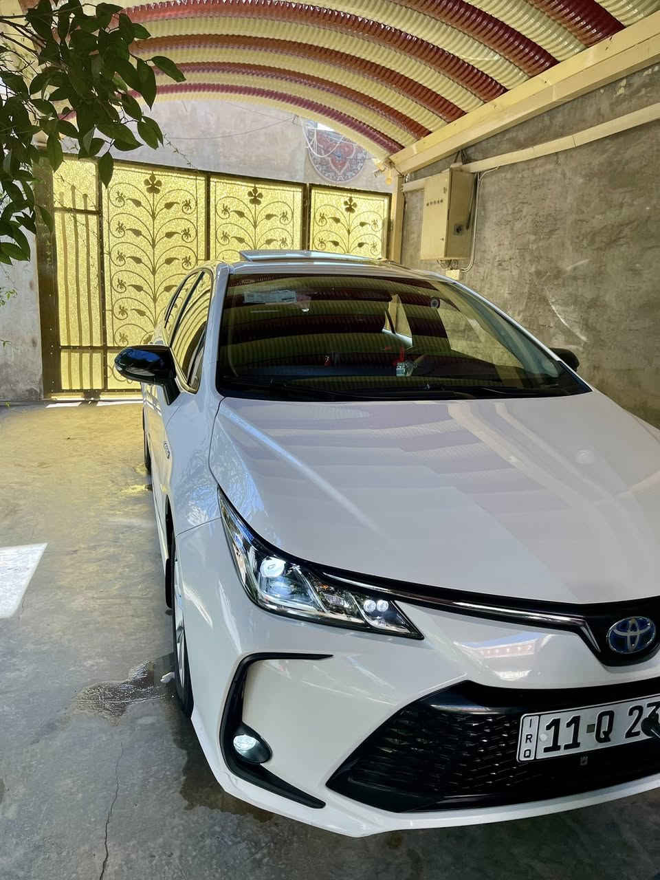 السلام عليكم
للبيع كورلا هايبرد شكل الخليجي باب اول العلامه الزركه موديل 2024  سياره جديده فول مواصفات بصمه وفتحه واوتو هولد وهندبريك دكمه وفول تحكم ستيرن لايت زينون وكشافات ورادار وتحديد مسار وقياده اليه وكروس سرعه محرك 1800 بيها تغليف ارضيه جلد وارضيات حوضيه وارضيه بالصندوق غراضها كامله عدتها والسبير منازل وارضياتها الاصليه بالجيس بعدها 
السياره مصروف عليها هواي داش كام وسستم سوادات واسبايدر الاصلي واقيات طين الاصليات وسستم سماعات عدد 6
السياره كفاله رقمها بغداد تحويل ثاني يوم
 والسعر 152 وبيها مجال للشراي
مكان السياره بغداد قرب جسر المثنى 
هـ ***********
