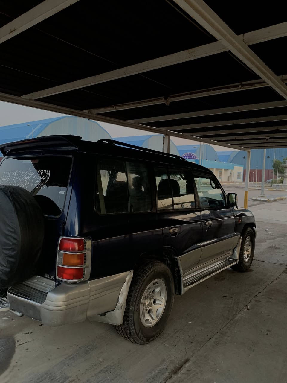 سلام عليكم سيارة باجيرو للبيع سيارة جاهزه من كلشي مديل 1999 كير مكينة كفاله وتبريد  البدي شوف العين 
العنوان البصره الجمهورية 
واتساب ***********
هاتف ***********
السعر 55 وبيه مجال بسيط
