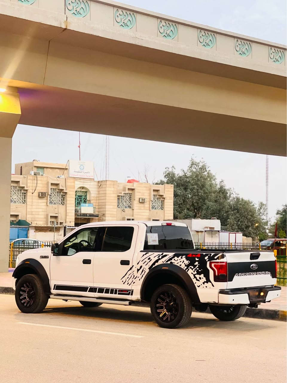 السلام عليكم

للبيع او مراوس 

فورد اف 150 موديل 2017

محرك 8 سلندر  5000

فور ويل 

باب طويل بدي قصير

رقم سليمانيه الجديد تحويل مباشر

الحادث بدي الخلفي 

بيها ويل كب 20 

عليها منظومة غاز ايطاليه 80 لتر 

السيارة جاهزة من كل النواحي

مكان السياره السماوه 

للاتصال
 *********** السماوا, المثنى
