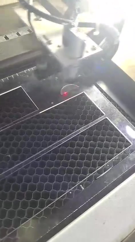 سلام عليكم 
من رخصة الادمن 
جهاز ليزر للبيع co2
40w
30x20
سبب البيع عدم التفرغ 
تواصل على الرقم 
***********
متوفر توصيل 
الجهاز نضيف وشغال
