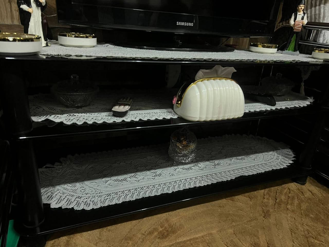 مرحبا عندي تخم 10 مقاعد تركي قوي قلاب يصير سرير ويصير تخم وبي مخزن وعندي ميز التلفزيون هم وياه كلش نظيف وشبه جديد اريدهن ثنينهن ب 175 المكان بغداد قرب مرور التاجيات رقم الموبايل ***********
