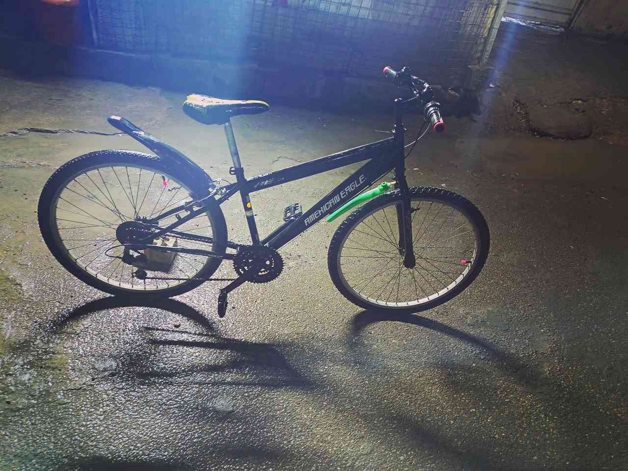 السلام عليكم.
بايسكل جبلي
كامل مكمل
نقص بس بريك امامي
بريك خلفي شغال
جاملغات كامله امامي خلفي
ماركه أمريكان فاجل
السعر 55او بي مجال
*********** رقم الاستفسار
