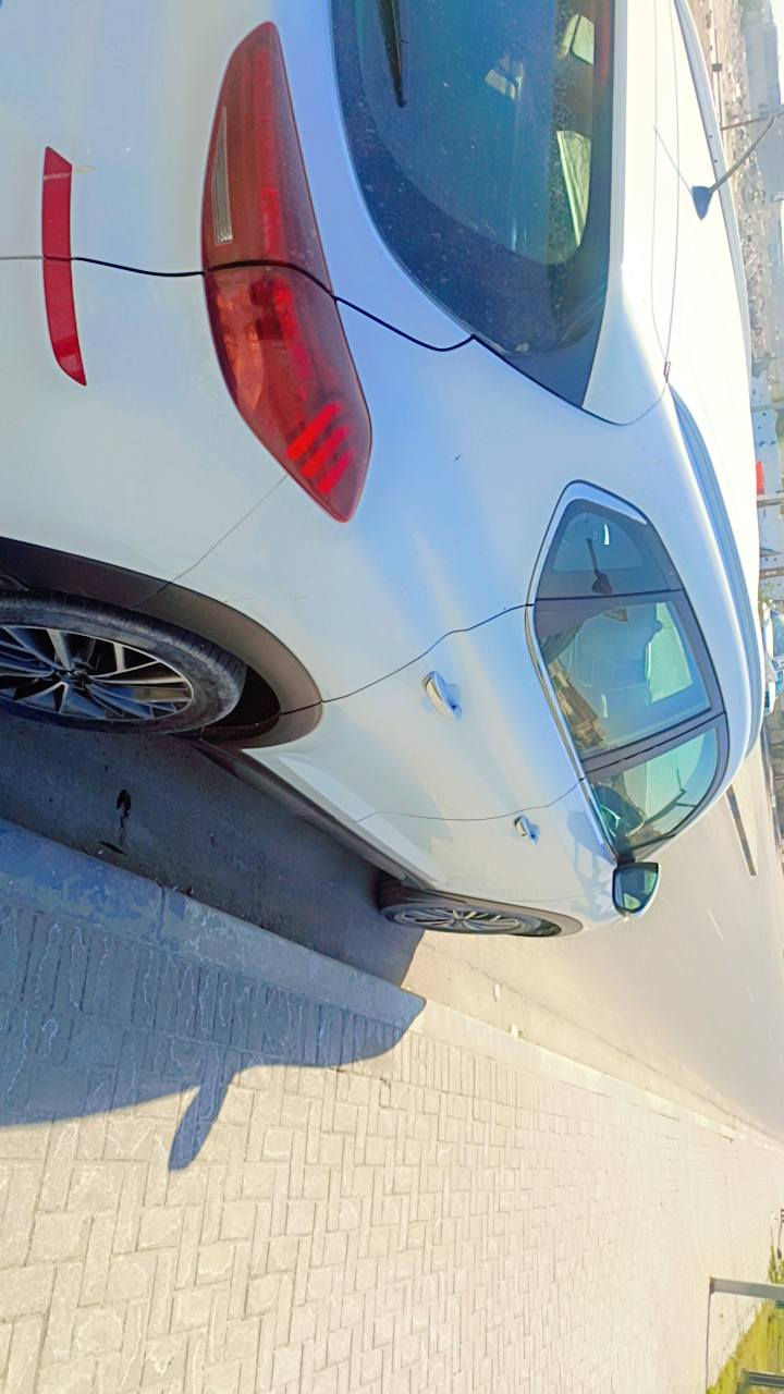 توسان موديل 2020مكفوله من الضربه والصبغ والتبديل بلاديه فول مواصفات عدا الفتحه عليه اقصاد سنه ونص وصير حره باسمي *********** الاستفسار اتصل السعر190 البصرة, العراق
