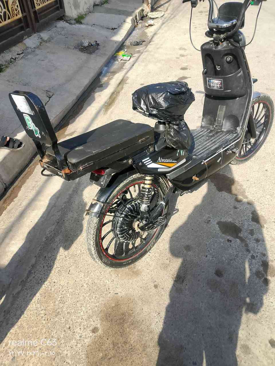 سلام عليكم ماطور شحن للبيع  ماطور نضيف ماطور حجم 20 تايره جديد مابي كسر دبلات مال شركه وايرمينات شغال شحنا اصلي مالو باتري مال شركه نضيف شرط ماطور موديل 2024 سويج وبصمه شغال ليت شغال ونشار شغال سعر 170بي مجل لطيبين خاص مفتوح رقم الهاتف (***********) موصل حي الكرامه
