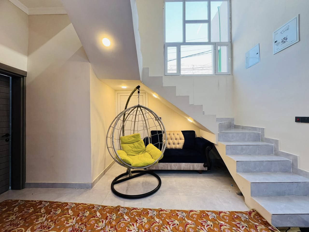 🏚 دار للبيع 🏤 الموقع شهربان الثوره مقابل المستشفى الجديده ✅️ موقع مميز 🛣 خدمات كاملة 💥 بناء حديث ⚜️ نوع العقار طابو صرف ⭕️ مساحة ( ١٣٠ ) متر🔺️طابق واحد ( ١ ) غرفة نوم 🏛 وستقبال 🔱 وصالة 🛖 ومطبخ عدد (٢) ومجموعة صحيات كاملة 🔶️ ومناور عدد ( ٢ ) للتواصل 
***********
