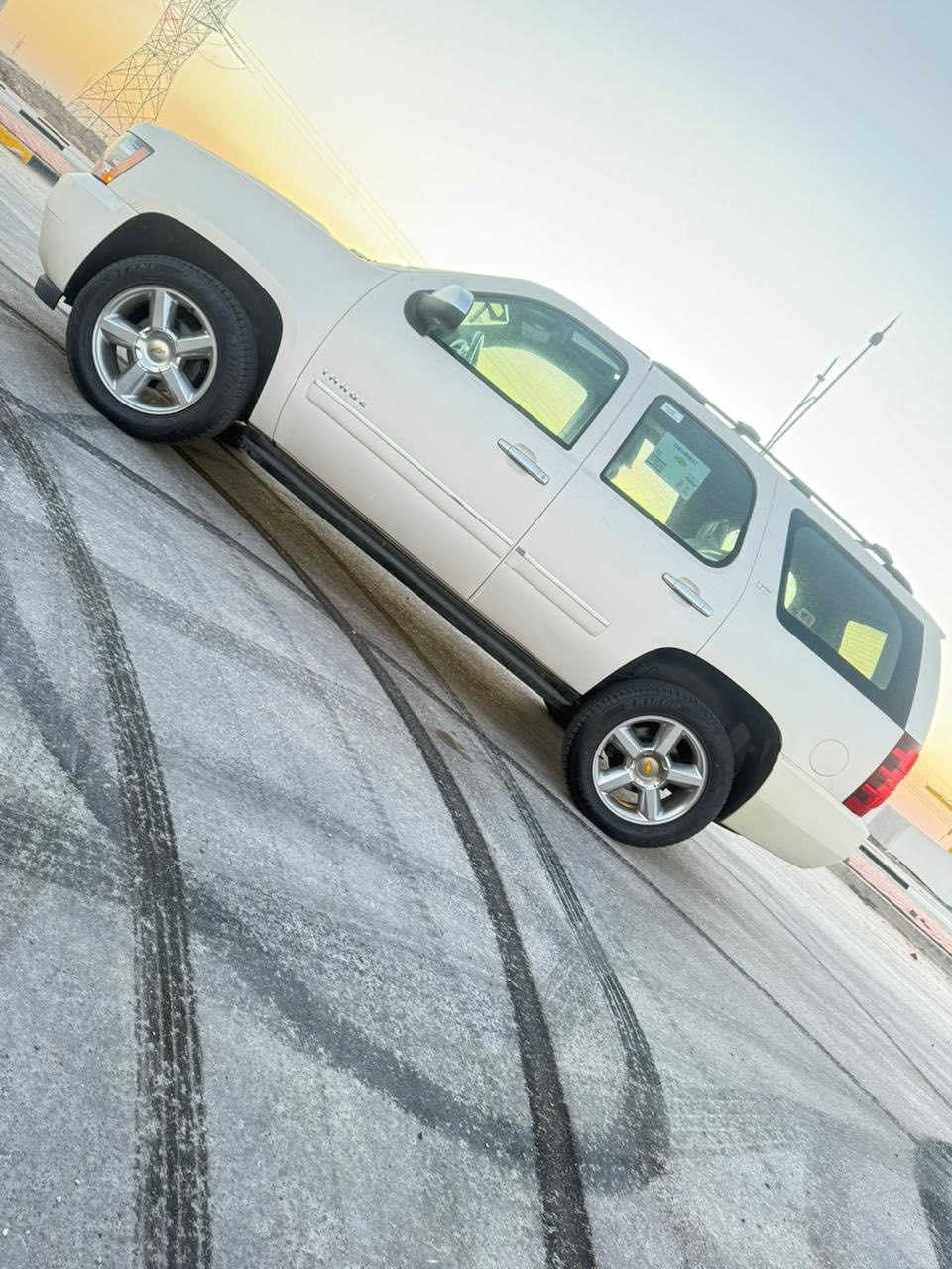 سلام عليكم تاهو ادوات حاويه مكفوله كص وضربه وفتح صبغ مكانات تجميلي موديل2013 ماشيه 170الف خليجيLTZ مكانه بلبصره هاتف***********
