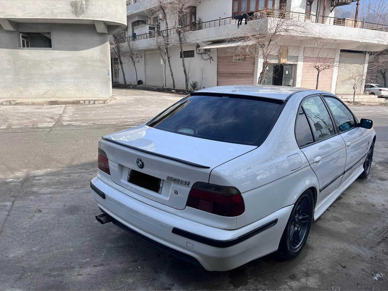 ماشاء الله له ماڵی هەموو لایەک
🦅BMW/1997/528Ai🦅
ئارم پلاستیک هەولێر بەشەرت 
شتی جوان و راقی دانسقە لۆک لۆک 
دەحەمی پێشو دواوەی M لۆک 
تەبرید بەشەرت 🥶
گەرمی بەشەرت😰
کارەبای بەشەرت پێشو پشتی بەشەرت دەبلو دارو بەردی بەشەرت هەتا بڵیی نەرمو خؤشە /هەیکەلیکی هەتا بڵیی جوانو رێکی هەیە سەخفو حیزام بەشەرت
لایت ئاڵقەوکامل زینۆنو   /رەقەم ئسڵی/ گێرو مەکینە بەشەرتی ١٠٠ فیتەر  دەکەڵو بوخار بەشەرت/کارەبایی بەشەرت / 528Ai دەبڵ دیجیتاڵ زۆر بەقوەتە ماڵی سیباقە ماشااللە تؤماتیک ٣گێر گێڕی حادیو سپۆرت مەزبوت فەقازی لاقی مازبوت بەنزین زۆر کەم دەخوا /کامل سێرفز کراوە/پلاک نۆزڵ مەسفی فیت پەمپ ڕۆنی گێڕو مەکینەی تازەیە ئیفرۆی مەزبوتە   کوشن جڵدو کارەبایەشاشە ئایپادە /چەمەلاخی دواوە لای سەکن ١ بست دەحمی پێوەیە شایەنی باس نییە/ ویلو تایەی لۆک لۆکە 
موسو براوە بە شەرت/ناوی لە دەرئ جوانترە
سەیارەکە پێویست بە وەسف ناکا 
دەحامی بۆ دەحامی بەشەرت لە رەسمەکان جوانتر نەبو هەقی رێگات حایدی من 
بۆ زانیاری زیاتر *********** فایبەر 
وەتسئەپ
شوێن .رانیە رانية, السليمانية
