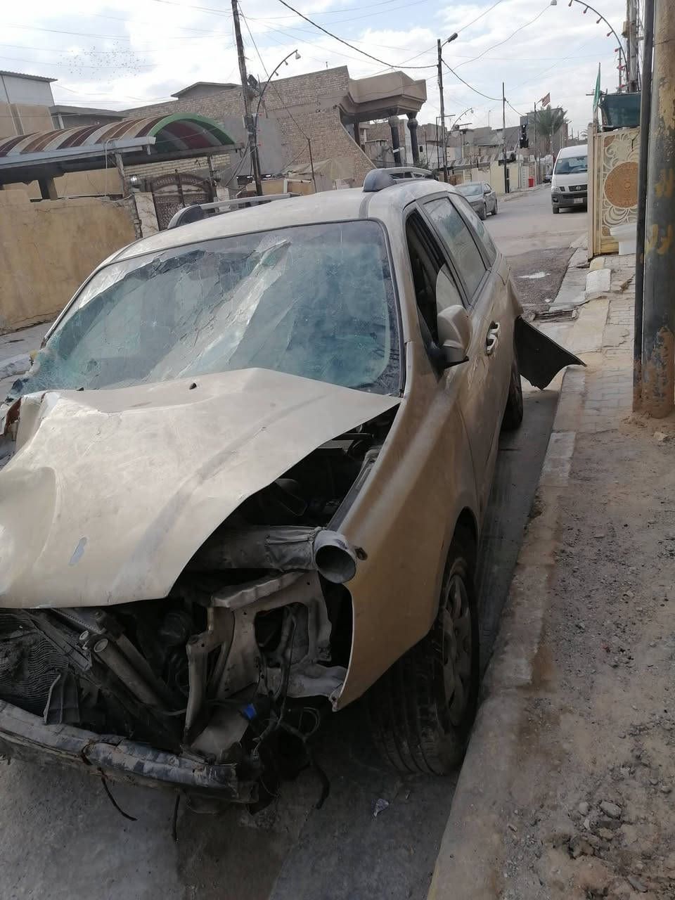 السلام عليكم
سياره هونداي انترواج 2007  رقم دولي بغداد  بئسمي هذا حادثه سعرهه 50  ورقه قفل للتوصيل هذا رقمي *********** بغداد الكماليه
