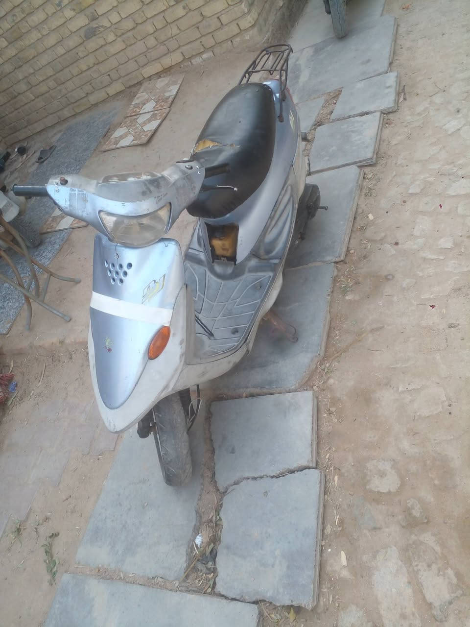 السلام عليكم يوجد دراجه بيجي فحل بصمه صفر جاج دراجه جاهزه كهربايات شغاله تواير جدد هورنات سيدان زوج جاهزه باتري جديد بس بيها دشالي مالسلف تعبانات اي استفسار اتصال علا الرقم او مراسلت الصفحه ***********
