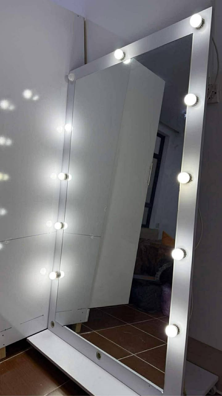 سڵاو🦋
ئەم ئاوێنەی باڵایە بۆ فرۆشتن🌟
دەستكردە🌟
قیاسی🌟
١٨٠ سم بەرزی🌟
١م پانی🌟
مەوادی mdf
تۆكمەیە هەموو گلۆپەکانی ئیش ئەکات🌟
چوار تایەی لە ژێرە بە ئاسانی 🌟هاتووچۆی پێ ئەكەیت🌟
١٢٠ هەزاری پێ دراوە🌟
ئەدرێتەوە بە🌟
٨٠ هەزار و معامەلە🌟
پارێزگای هەڵەبجە📍


**إذا كنت صاحب هذا الإعلان وتريد حذفه لأي سبب، رجاءا أرسل رسالة إلى الدعم الفني**