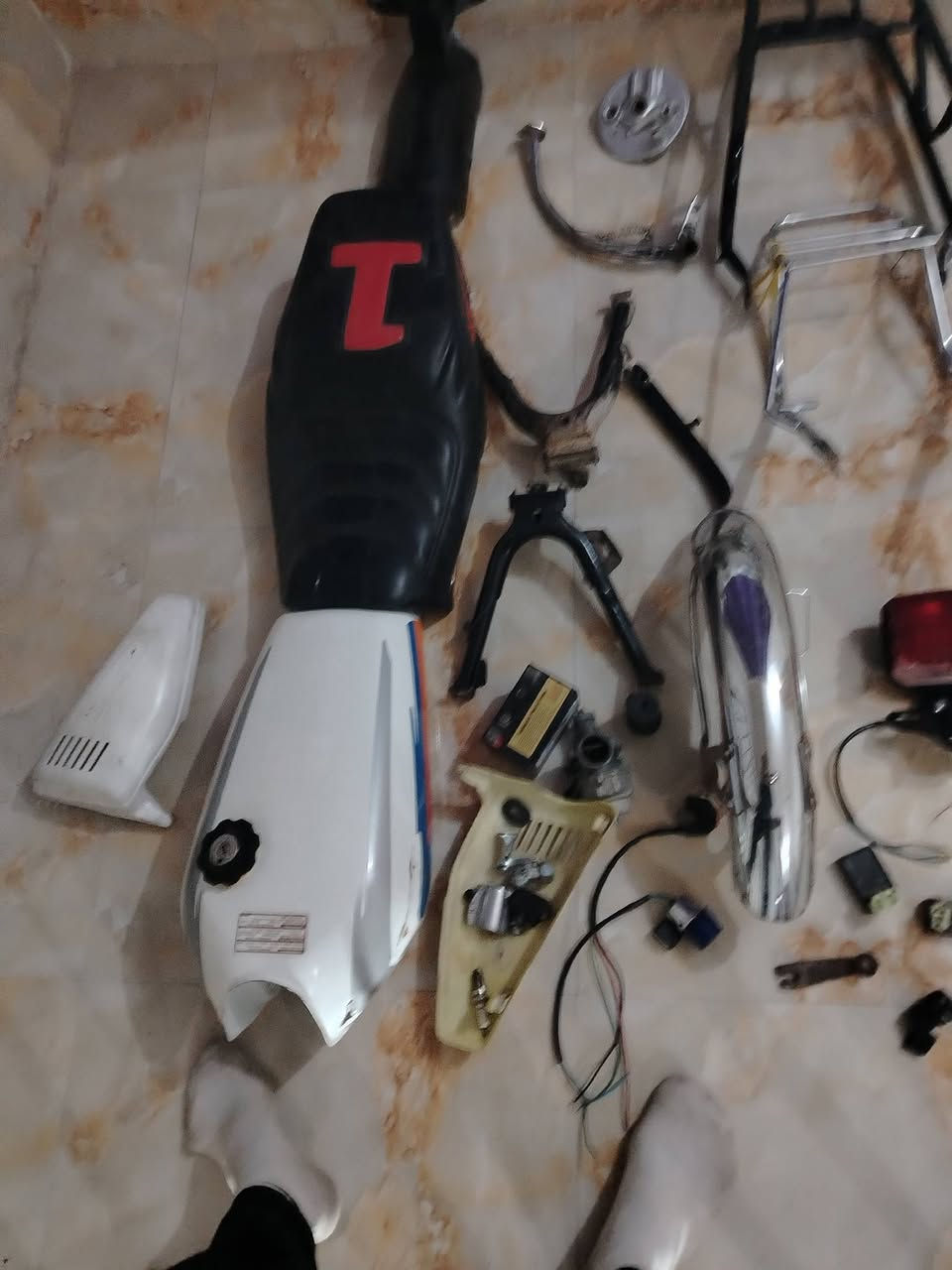 السلام عليكم عراض مال اربعه كير كلهن نضاف السعر كلهن اب 100 شلع المكان طويريج ***********
