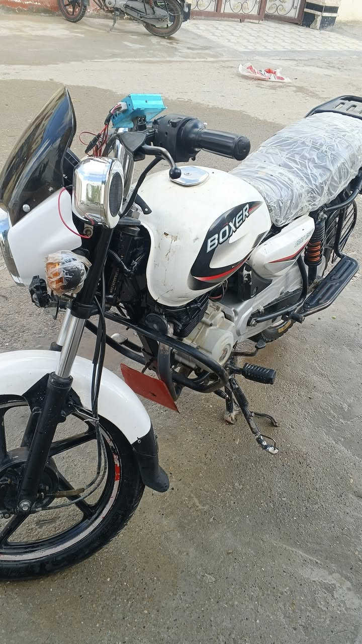 سلام عليكم شباب شباب دراجه بوكسر موديل 20 مكفول كفاله عامه المكينه مكفوله كفاله عامه دراجه طامله عل اخير اوراق كامله شرط الترقيم سعر واحد وربع مكانها ديالى للستفسار ***********
