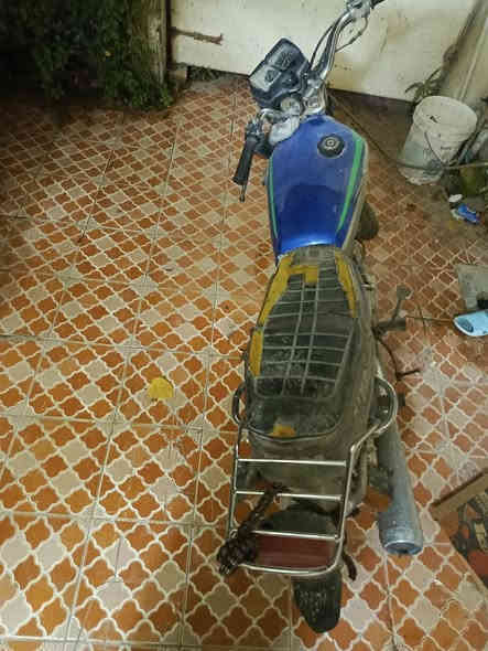 نامه ايراني اصلي ٢٠٢٣ اوراق أصولي الدراجه شغاله وتمشي مامفتوحه نهائيا انطيك ضمان بالمحرك
الدراجه عوزها نواقص كهربائيات وكشن وغسله 
مكانها ناصرية الشموخ 
الرقم اتصال مابيه واتساب ‏‪***********‬‏
